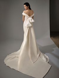 Blue by Enzoani - MK Brautmode Berlin